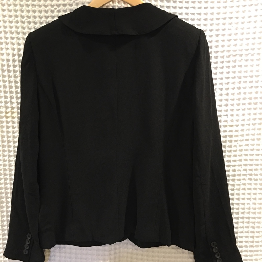 New black jacket w/ruffle collar. 10 - Picture 2 of 5